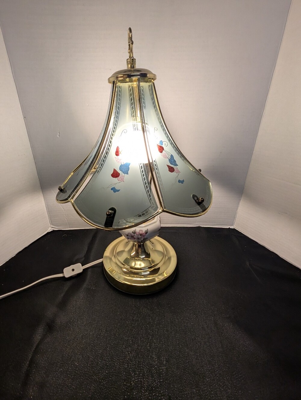 Vintage Bedroom Nightstand Brass and Floral Porcelain Light Tiffany Glass Lamp